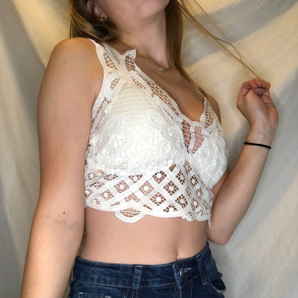 White lace bralette/top
